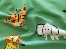 Nahaufnahme von Jersey Digitaldruck - süße Zootiere - grün
