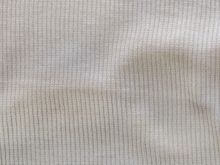 Nahaufnahme von Edler Viskose Rippstrick - uni - beige