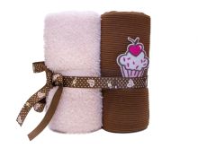 Nahaufnahme von Stoffpaket mit Patch - rosa - braun
