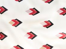 Nahaufnahme von Webware Viskose Köper mit Bordüre - geometrisches Muster - creme